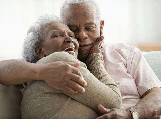 elderly-couple-in-love